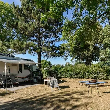 Camping 3 Avec Terrasse Pour 6 Personnes - Api-1-52-1375 *